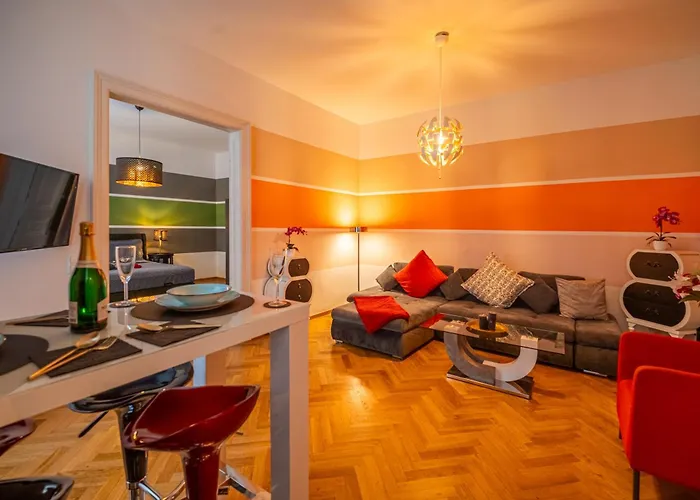 Spacious 2Br Apartment For 6 Near City Center Metro U2